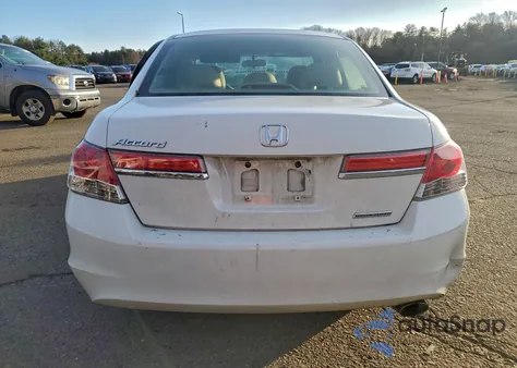 2011 Honda Accord Se z USA, uszkodzony, nr VIN 1HGCP2F69BA154754